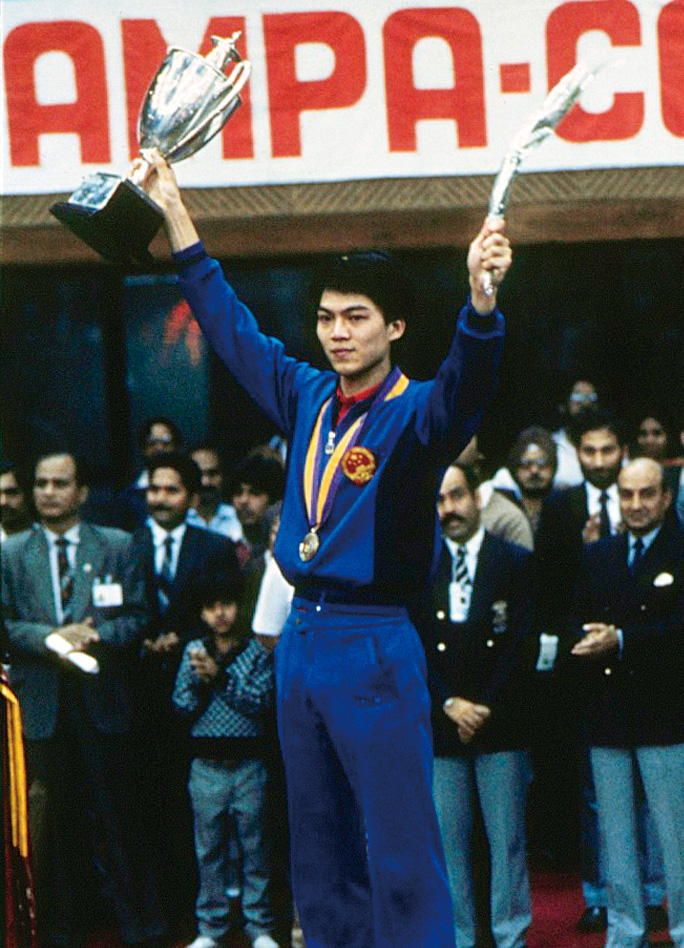 1987年新德里世界乒乓球锦标赛。江嘉良获得冠军。